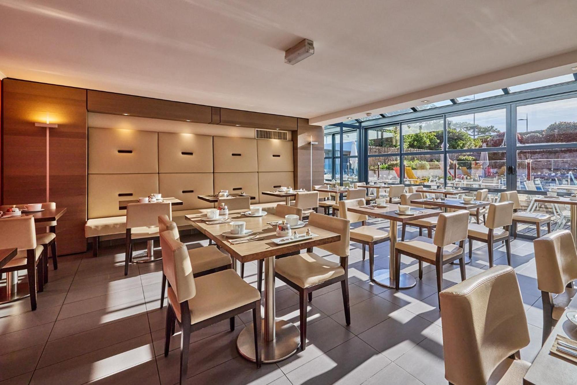 Le Churchill Hotel & Spa Carnac Kültér fotó